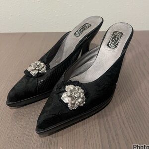 SIZE 8 WOMENS BLACK SALPY SLIP ON POINTED HEELS